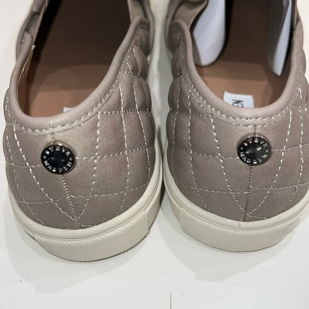AUTH Never worn in the box, Steve Madden ECENTRCQ